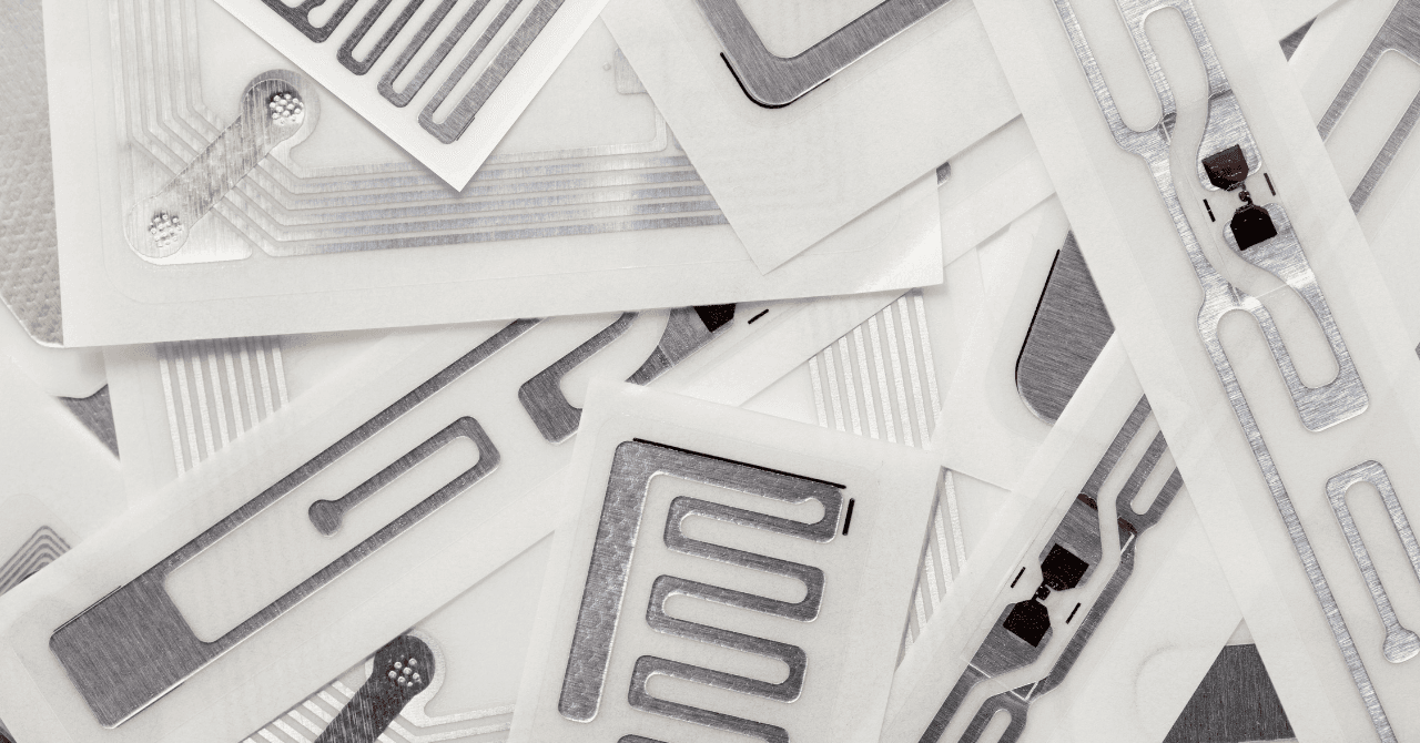 RFID / NFC × AI 日報自動化のイメージ